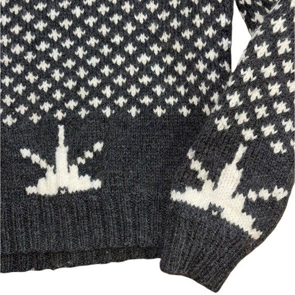 Christmas Sweater Reindeer Gray White Holiday Women’s S Knit Winter Festive - Picture 2 of 12